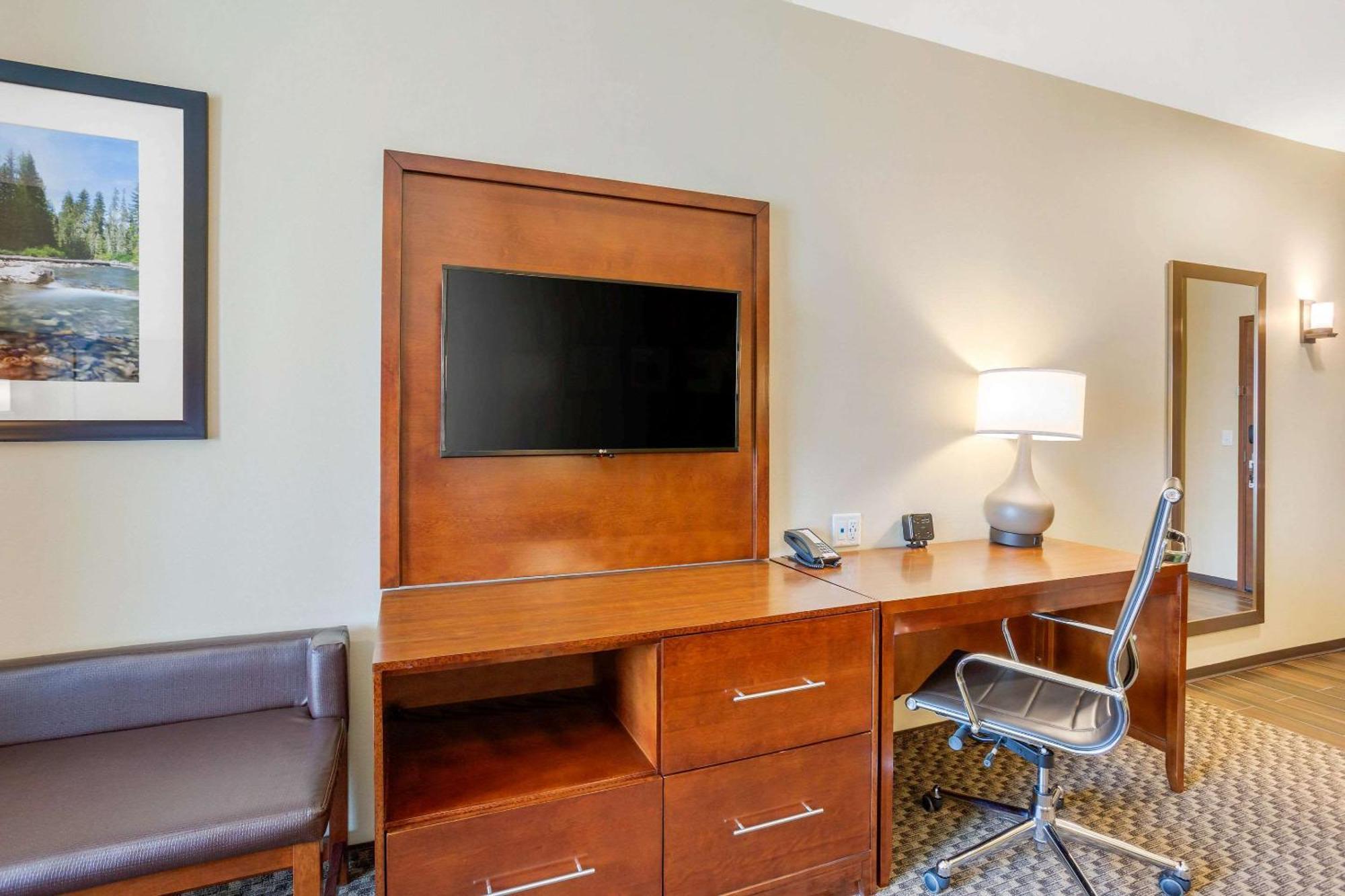 Comfort Suites Burlington Near I-5 Zewnętrze zdjęcie