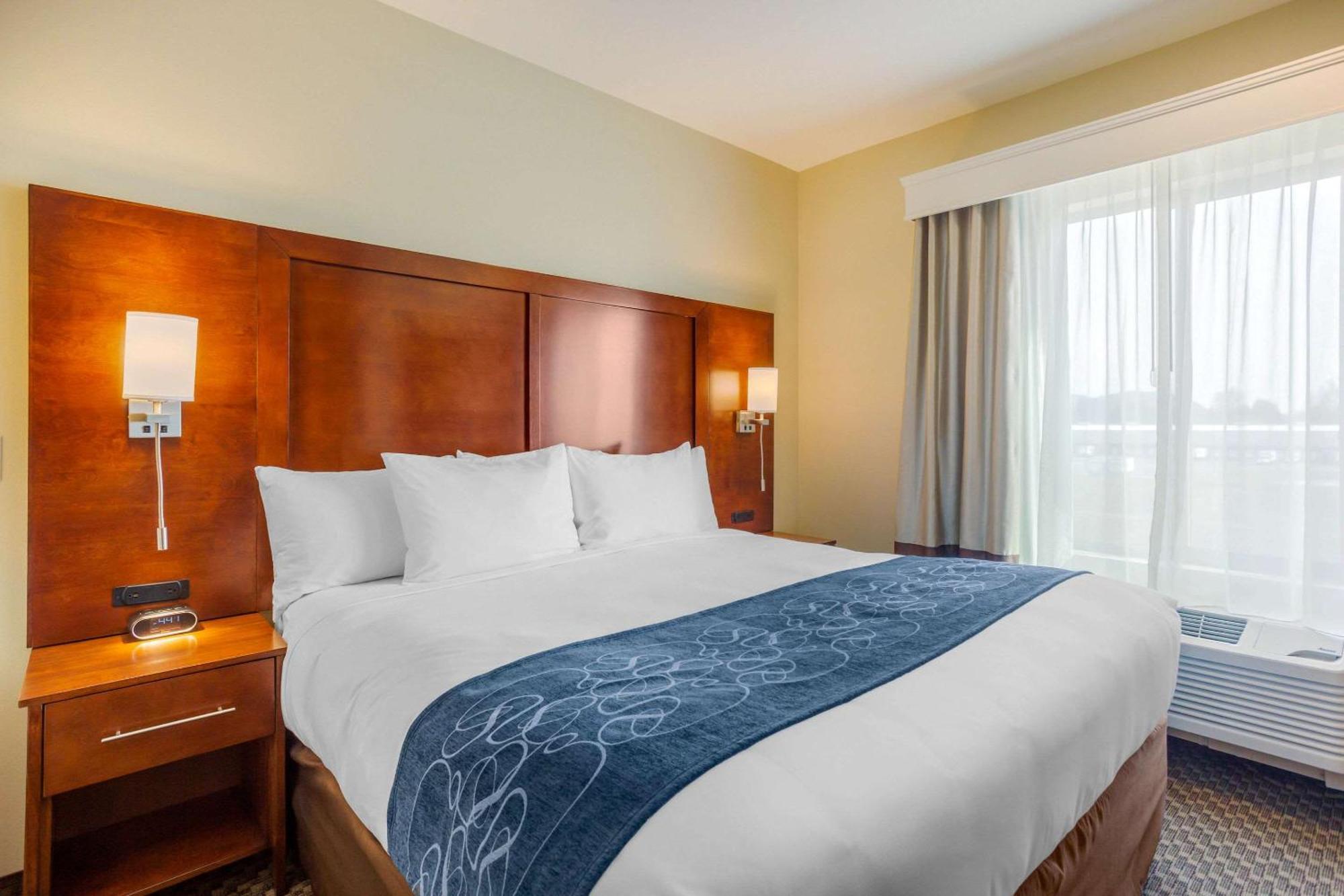 Comfort Suites Burlington Near I-5 Zewnętrze zdjęcie