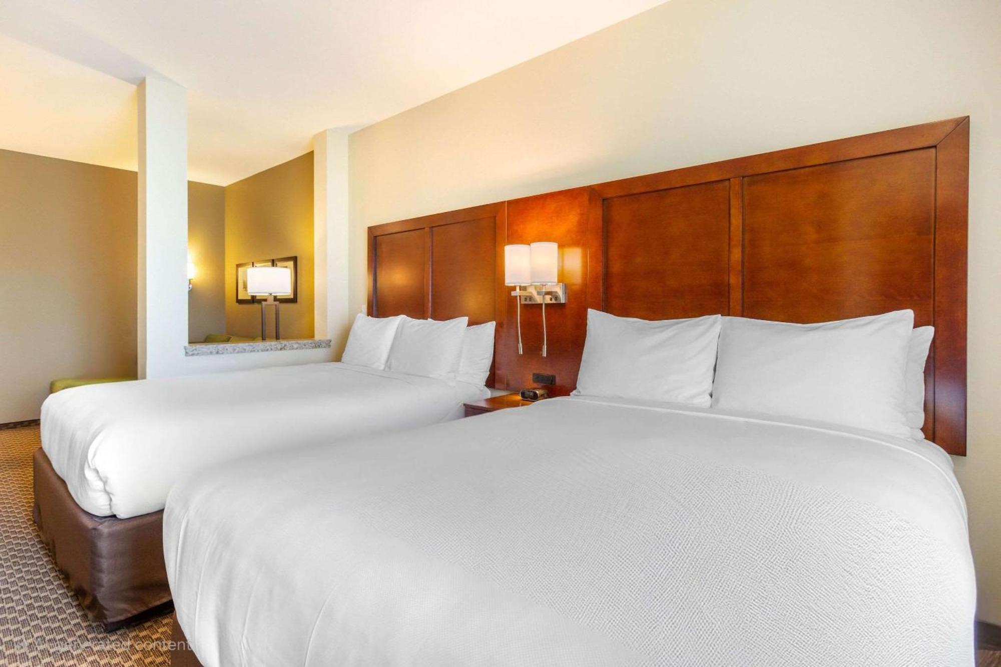 Comfort Suites Burlington Near I-5 Zewnętrze zdjęcie