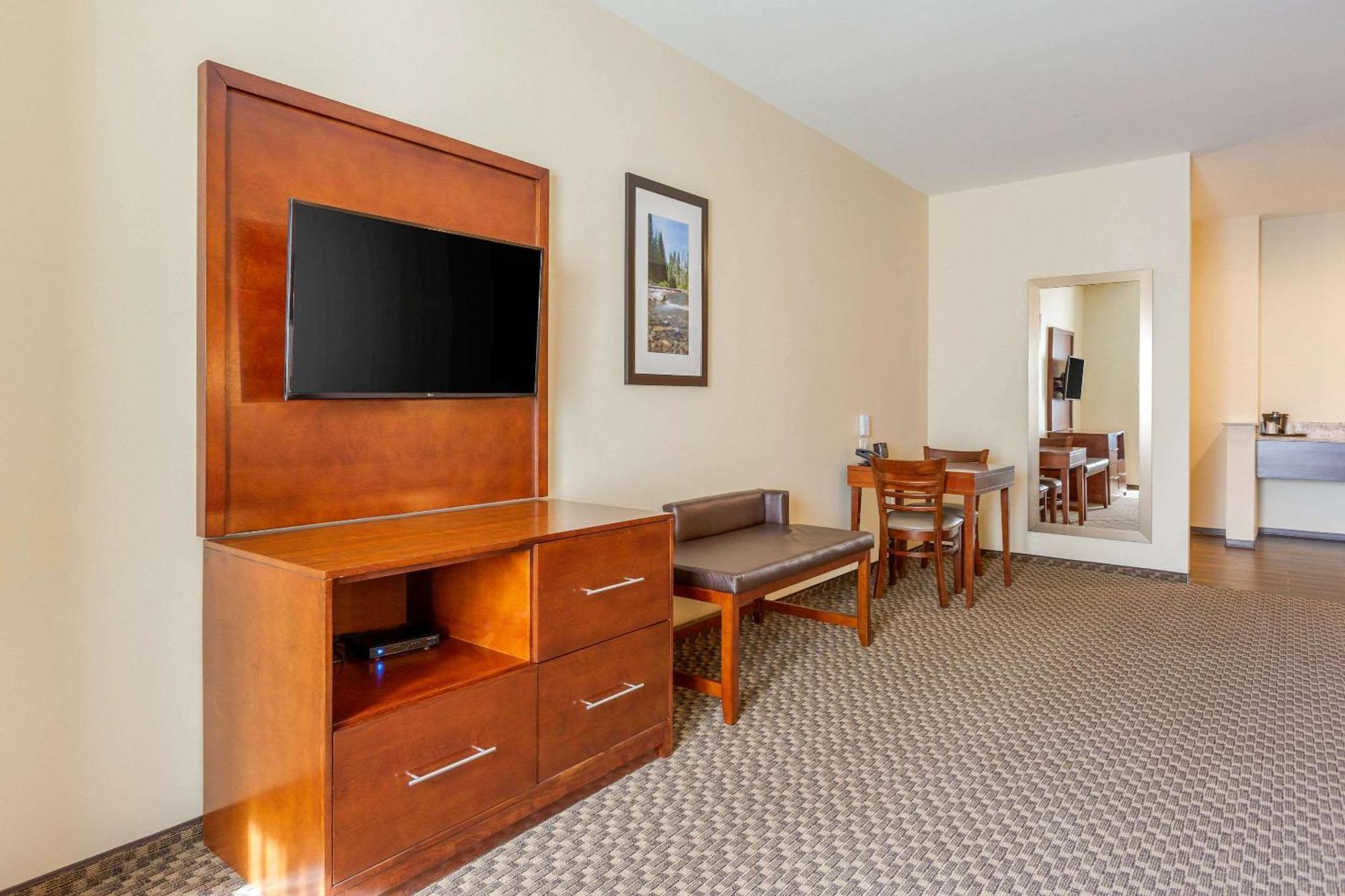 Comfort Suites Burlington Near I-5 Zewnętrze zdjęcie