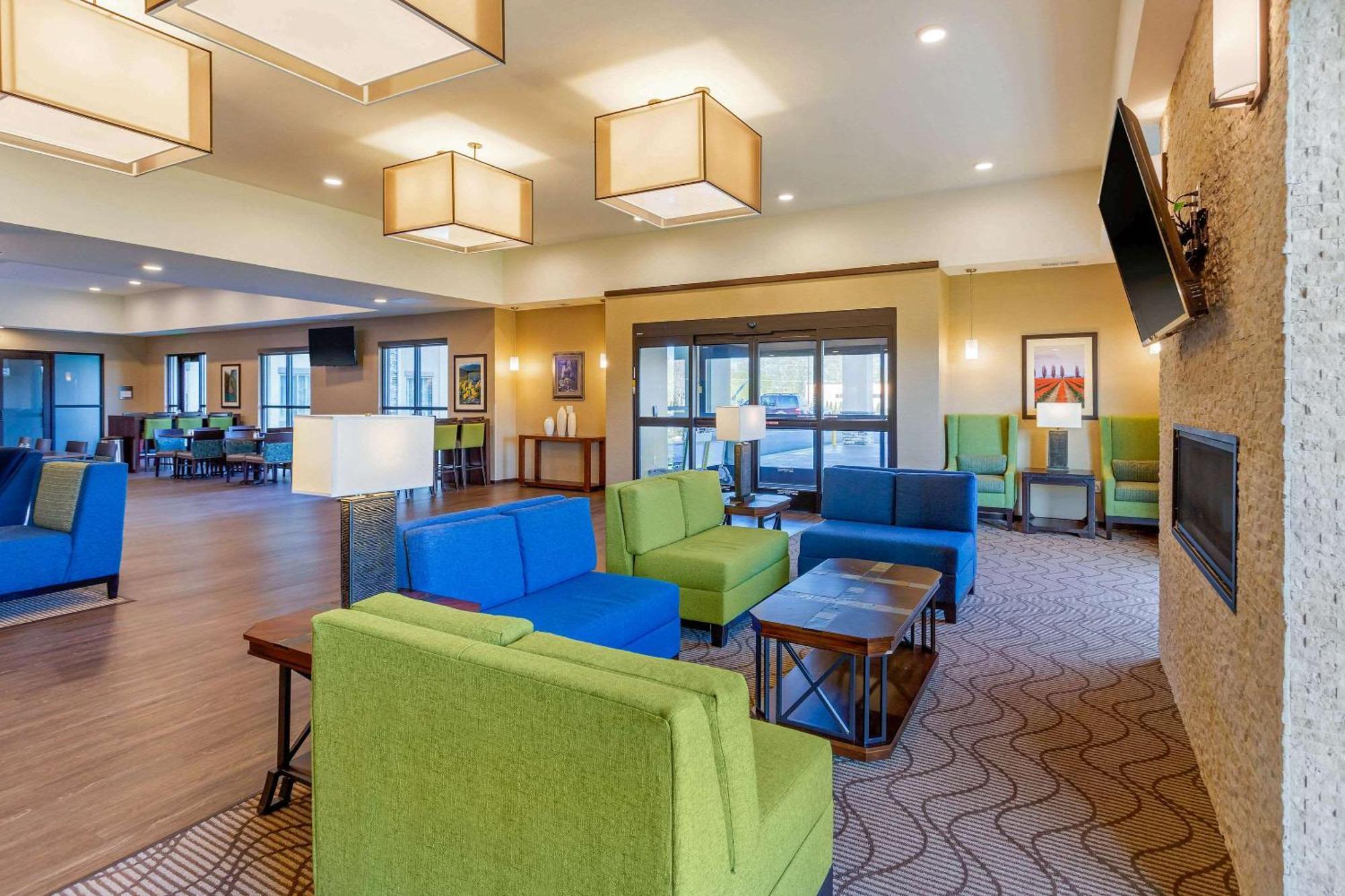 Comfort Suites Burlington Near I-5 Zewnętrze zdjęcie