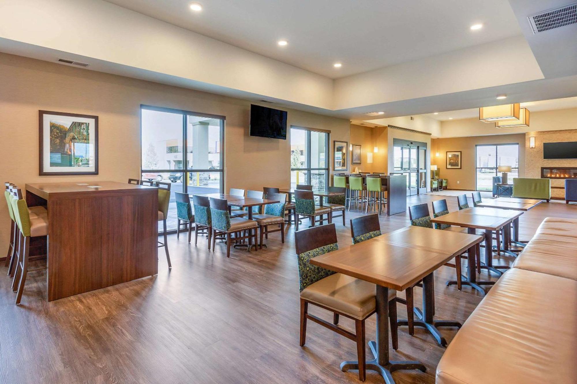 Comfort Suites Burlington Near I-5 Zewnętrze zdjęcie