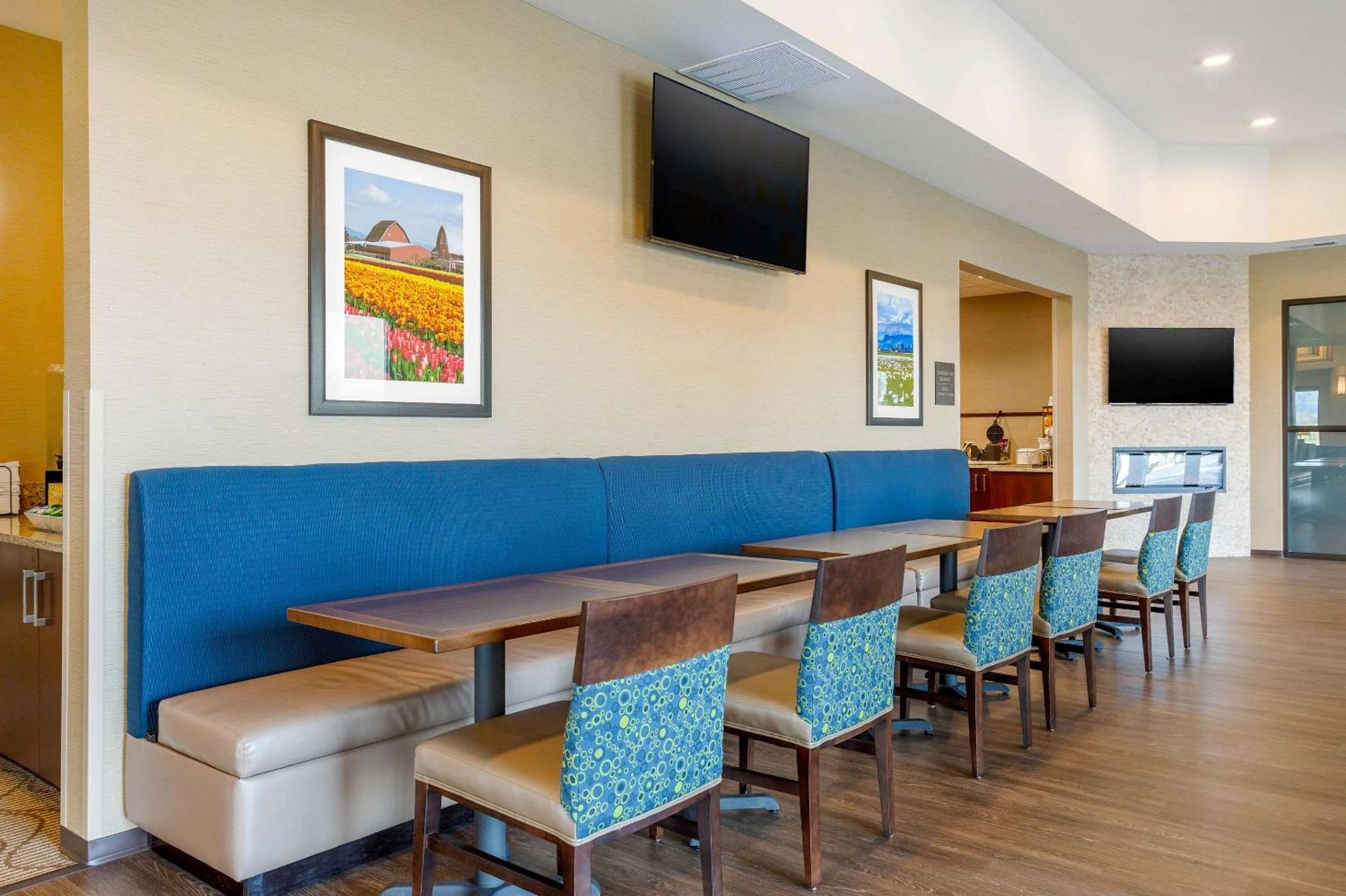 Comfort Suites Burlington Near I-5 Zewnętrze zdjęcie