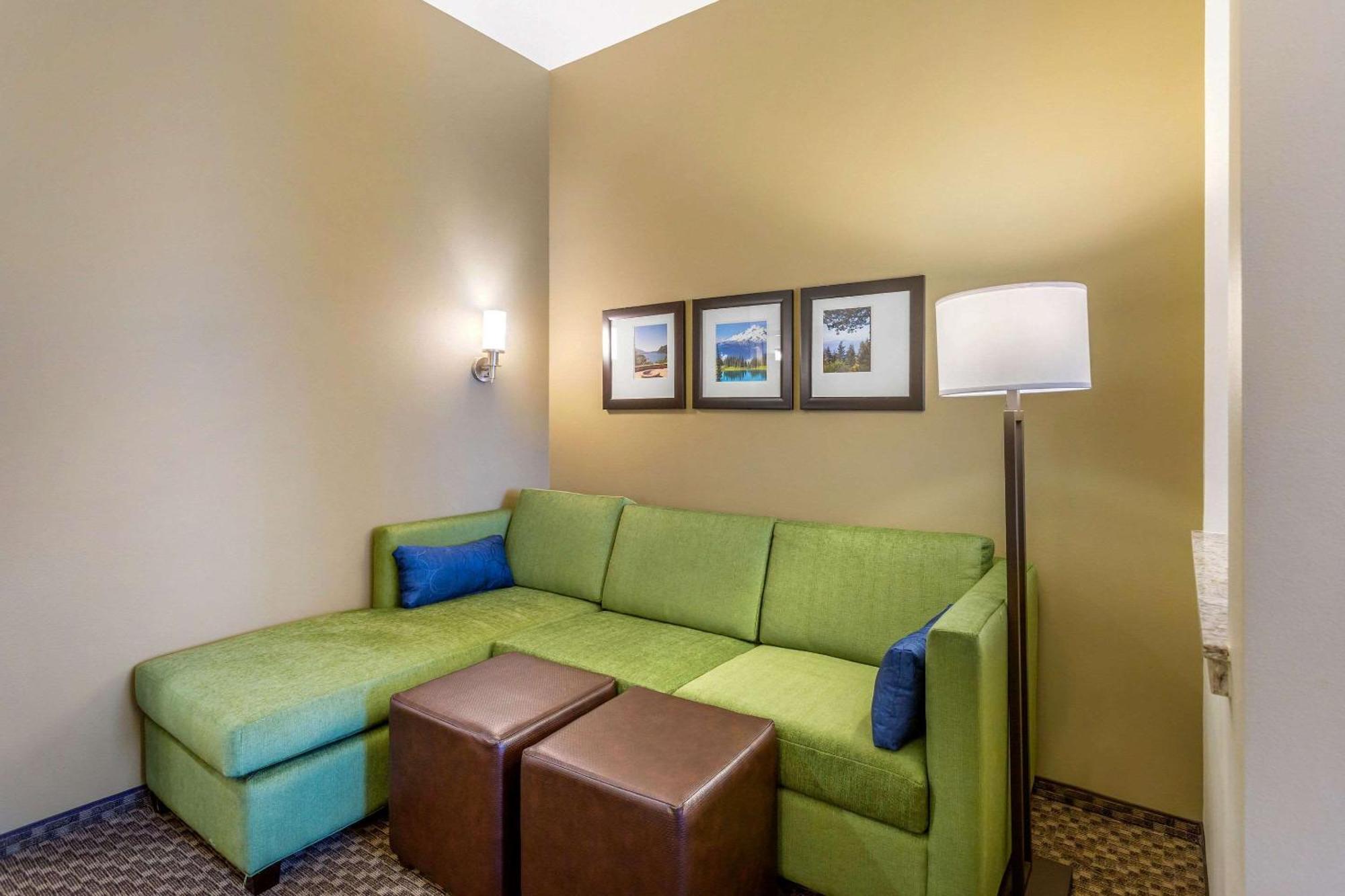Comfort Suites Burlington Near I-5 Zewnętrze zdjęcie