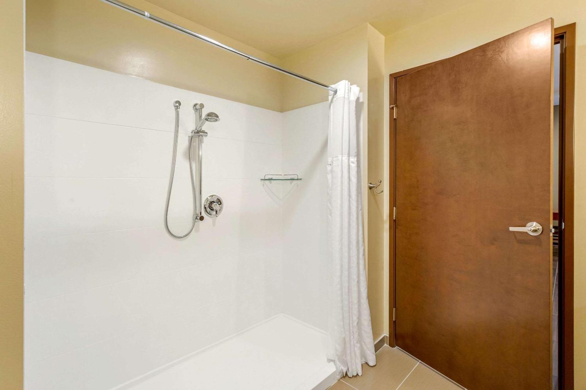 Comfort Suites Burlington Near I-5 Zewnętrze zdjęcie