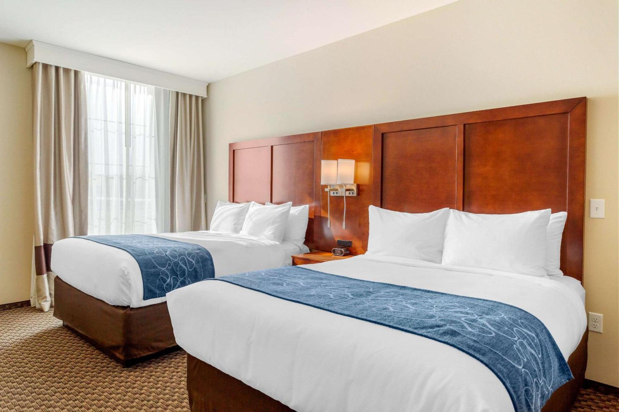 Comfort Suites Burlington Near I-5 Zewnętrze zdjęcie
