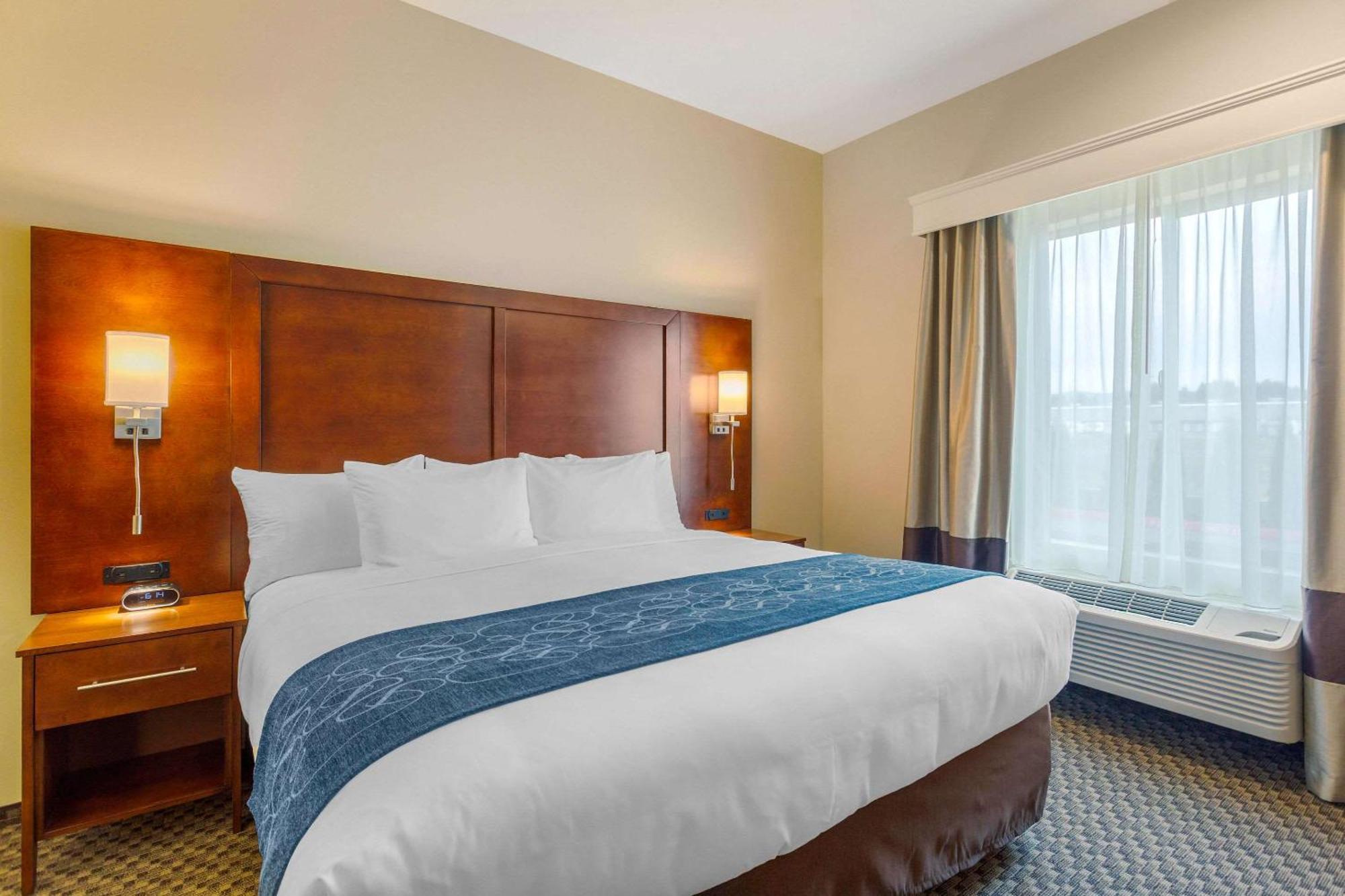 Comfort Suites Burlington Near I-5 Zewnętrze zdjęcie